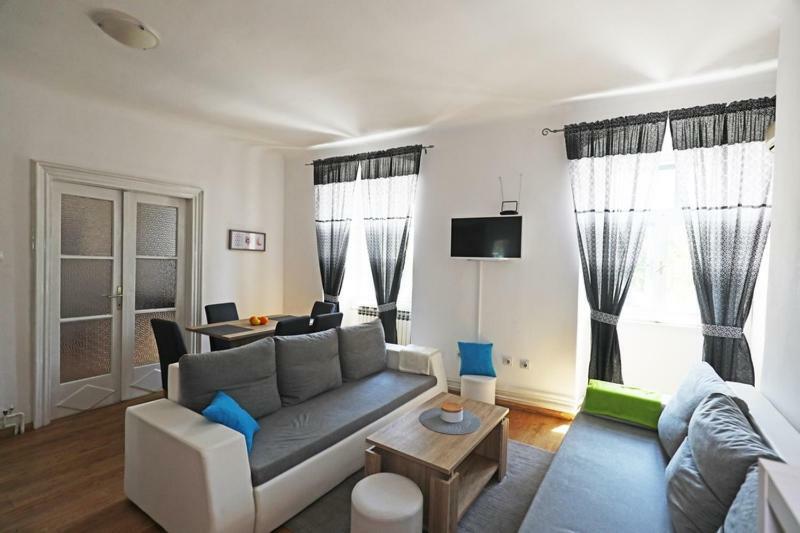 Odeon Apartment And Rooms Rijeka Exterior foto